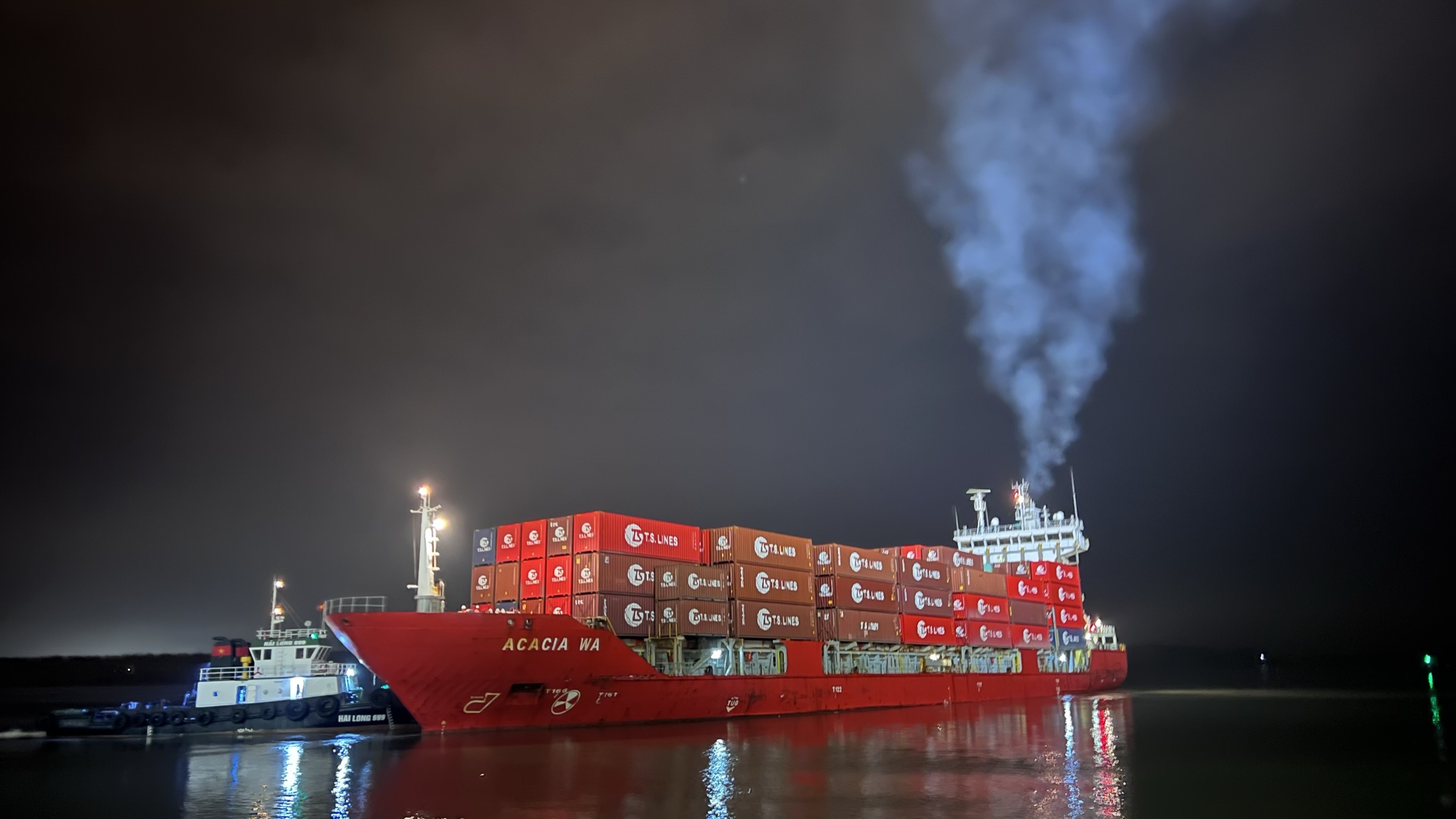 Chi phí vận tải biển tăng vọt